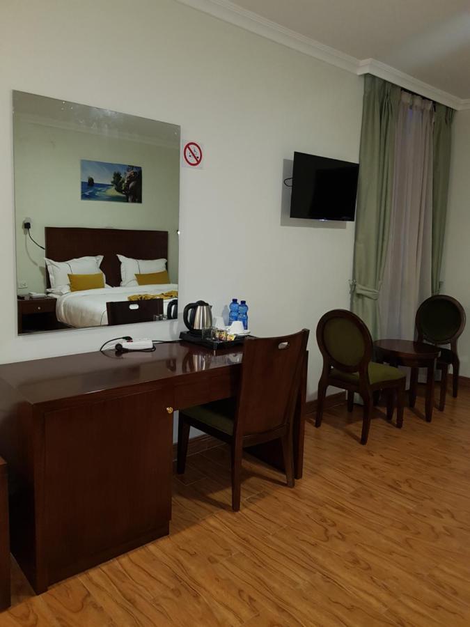 Zemalex Hotel Адис Абеба Екстериор снимка